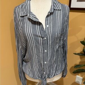 American Eagle Outfitters Blue and White Long Sleeve Button Down Shirt